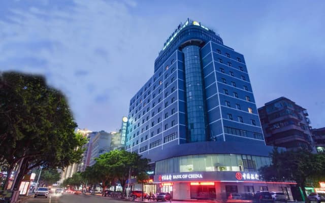 City Comfort Inn hotel (Zhanjiang Haibin Park Guanhai Gallery)