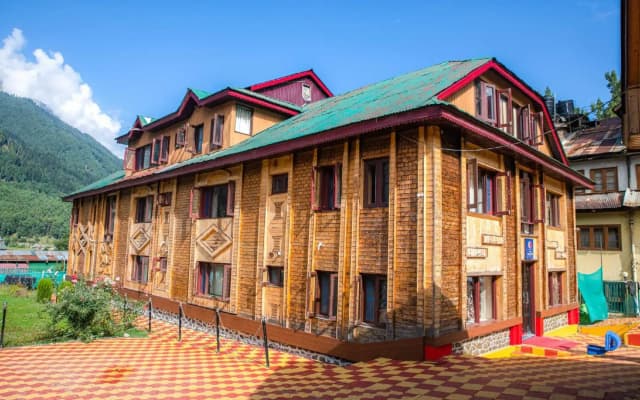 Hotel Lal Kothi Pahalgam
