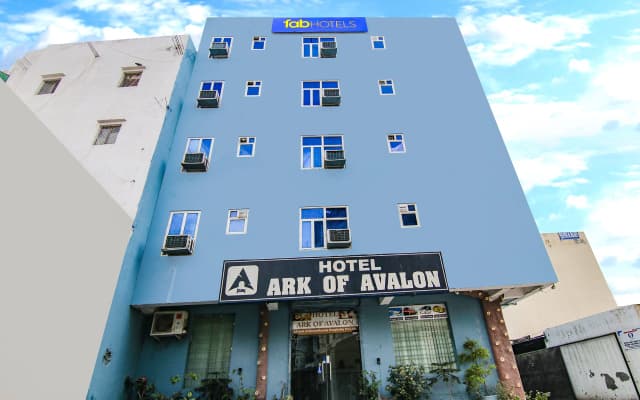 Fabhotel Airport Avalon