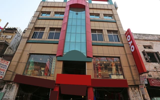 Hotel Sahu Near Kashi Vishwanath Temple Gate