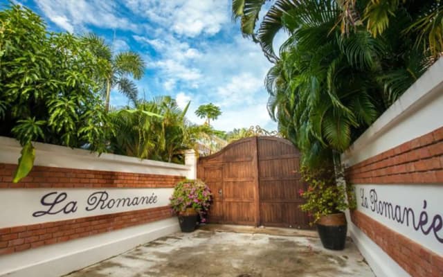 La Romanee Infinity Villa by Jetta