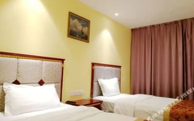 Chongqing Dongqiu Hotel (Niu Kok Tau MTR Station Shop, Sheung Ching Temple)