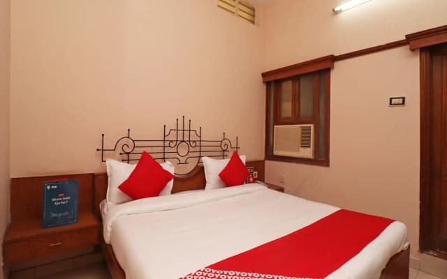 OYO 29010 Hotel Saiom Palace