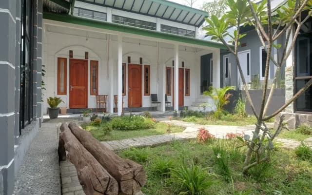 RedDoorz Syariah @ Jalan Dieng Wonosobo 2