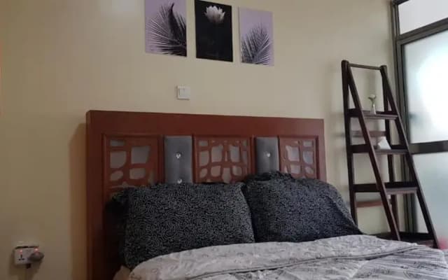 Comfy Private Ensuite Guest Room
