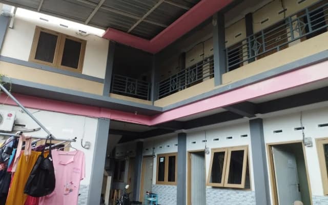 OYO Life 93403 Penginapan Adinda