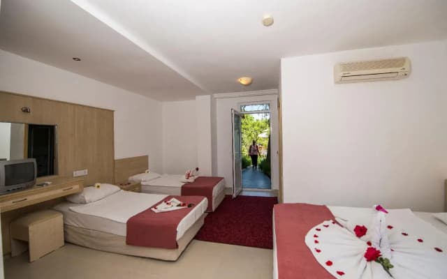 Elis Beach Hotel