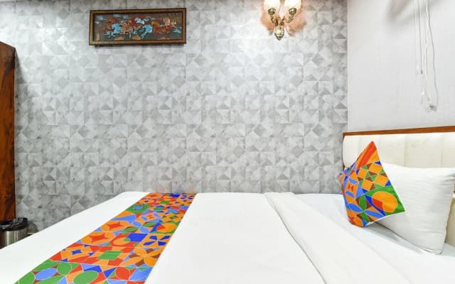 Fabhotel Queens Hub