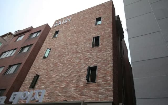 Sinchon Localfriends Hotel