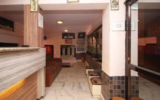 OYO 13553 Palm Residency