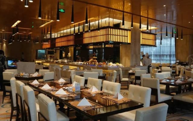 Guolong Hotel