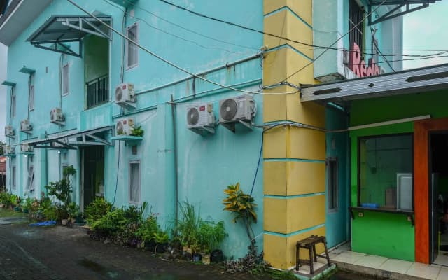 RedDoorz near Politeknik Manado