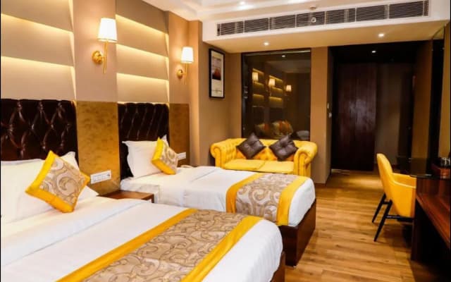 Hotel oak plaza New Delhi railways station