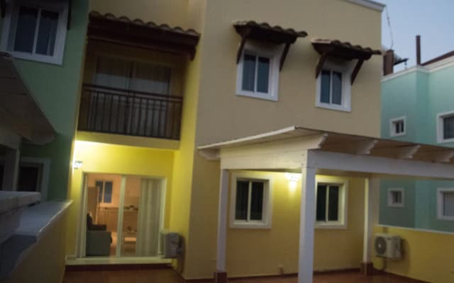 Los Flamencos Aparthotel