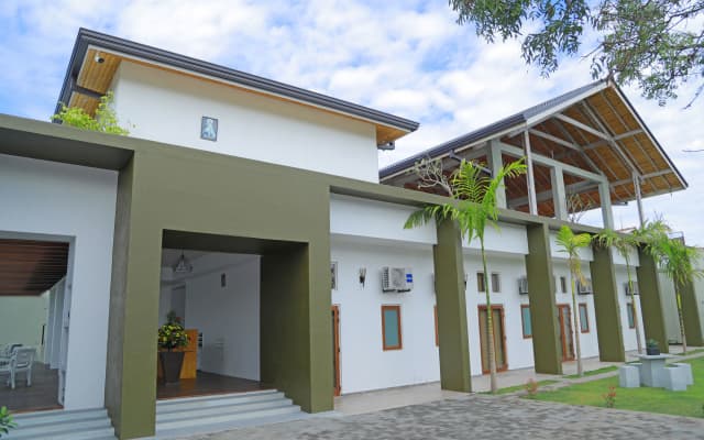 Hotel Cloud Nine