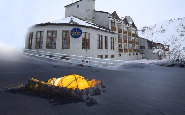 West Davraz Hotel