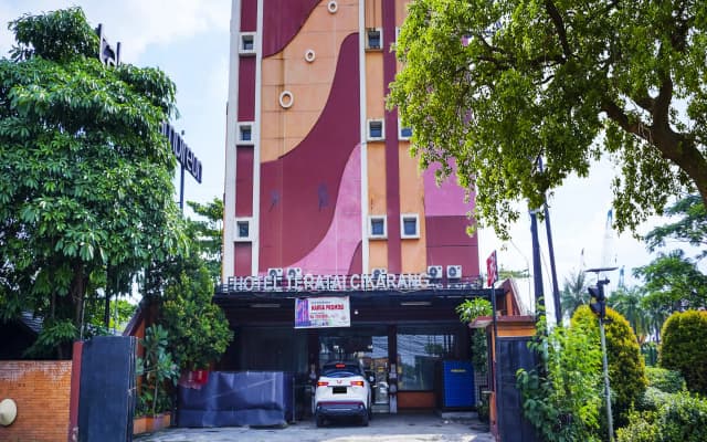 RedDoorz Plus @ Cikarang