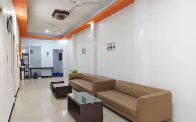 TwoSpaces Living at Nabila Semampir Homestay