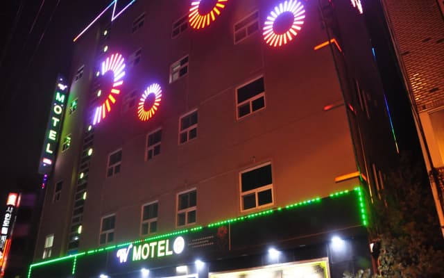 W Motel