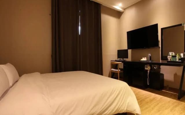 Western River Gangseo Hotel