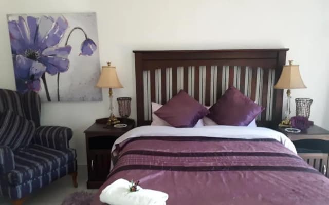 Roniques Guest House