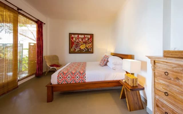 Aquamarine Beach Villas