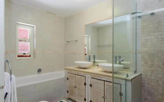 Skiathos 8 - FAMILY ONLY - Max 6 adults and 2 children