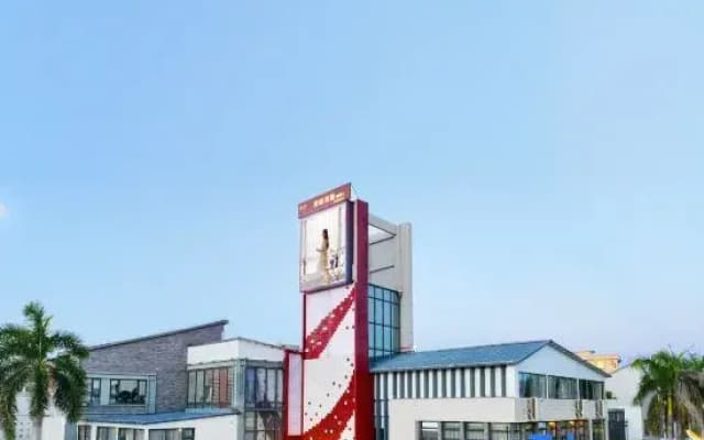 Beihai Zhaiqu Homestay (Yintan Resort International Passenger Terminal Branch)