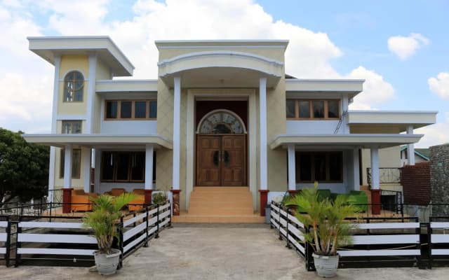 OYO 1722 Villa Ciparay Indah