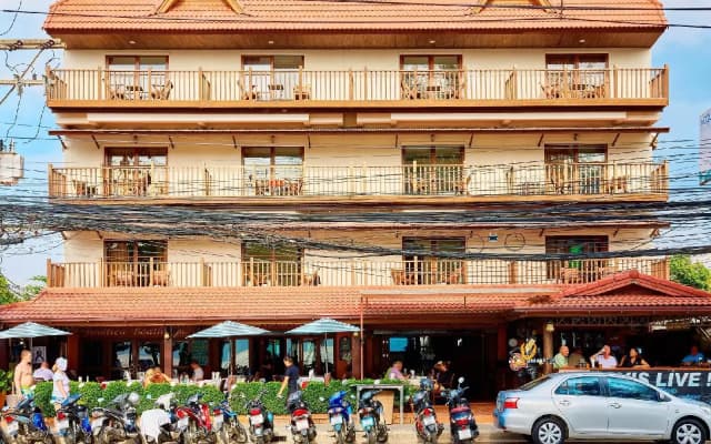 Hotel Jomtien Boathouse