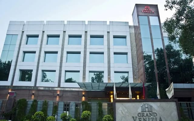 Venizia Sarovar Portico Delhi