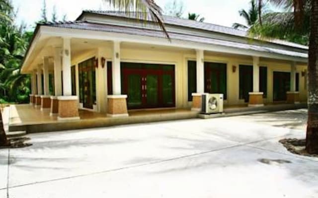 Pakmeng Resort