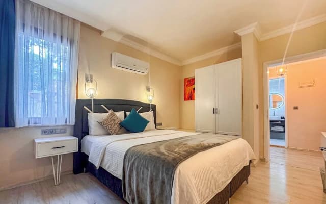 Carrington Suites Hotel