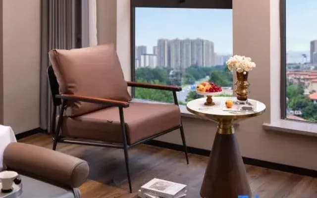 M.Plus Designer Hotel (Chengdu Longquanyi World Trade Plaza Branch)
