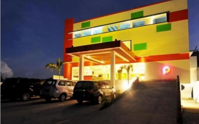 Pratama Hotel and Convention