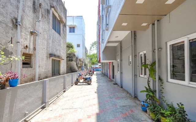 Fabhotel Perfect Stays