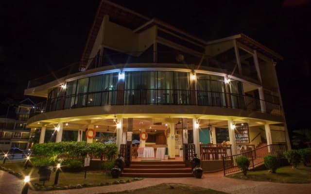 Anjungan Beach Resort