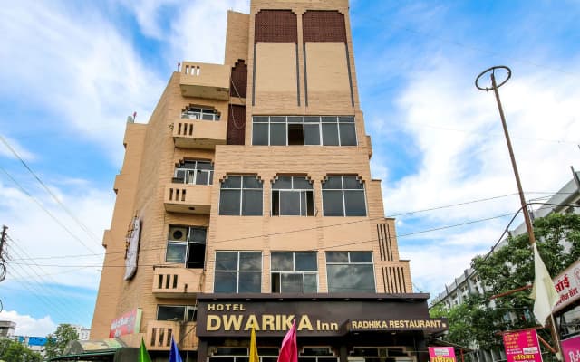 OYO 9305 Hotel Dwarika Inn
