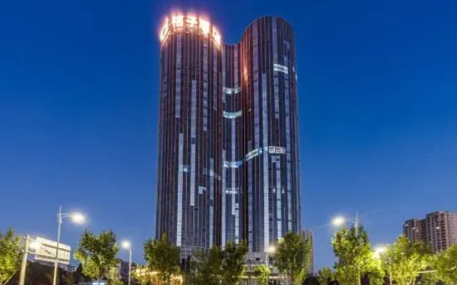 Orange Hotel (Maoye Department Store Square, Linzi Avenue, Zibo)