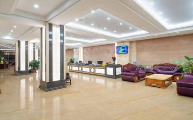 Hengyi Hotel (Railway Station Store of Dashu Camp, Renmin East Road, Kunming)