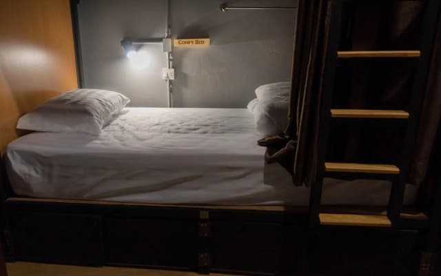 Comfy Bed Hostel - Adults Only