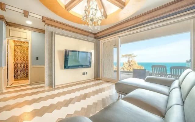 Gyeongju Blue21 Poolvilla Pension