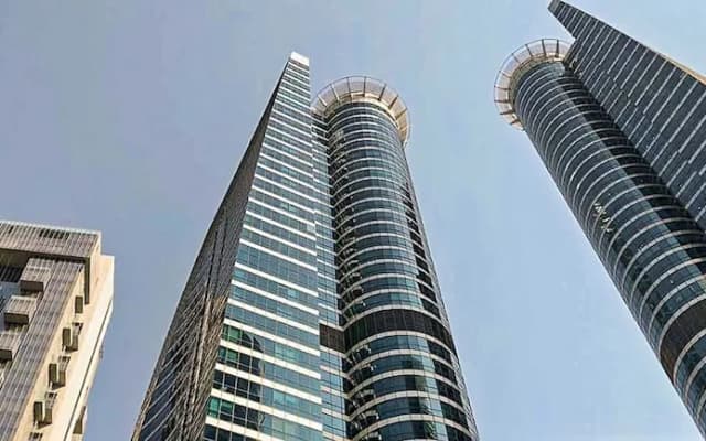 Lux BnB I X1 Tower I Golf Course & Sea Views