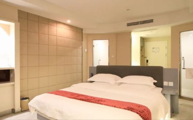 Home Inn (Jinhua Municipal Government Bayi South Street Subway Station)