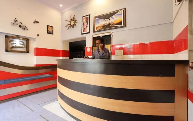 OYO 29411 Hotel Vanshika