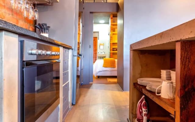 10 Oyster Walk