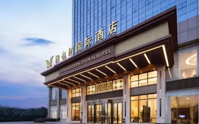 Days Hotel BY WYNDHAM