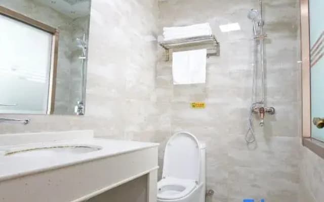 Xinyue Hotel (Urumqi Light Industry College)