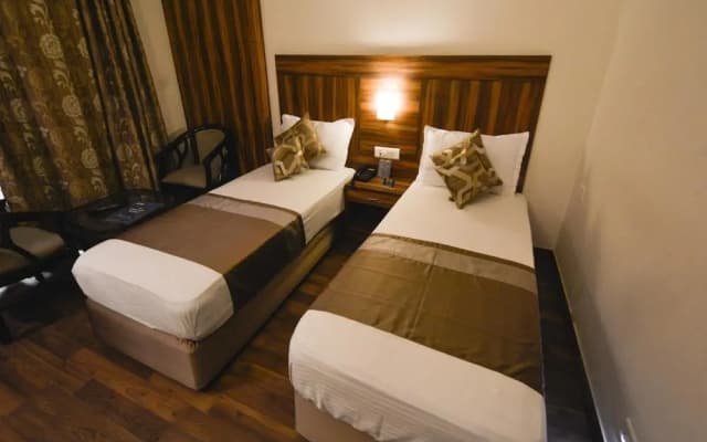 OYO 492 Hotel Janhvi International