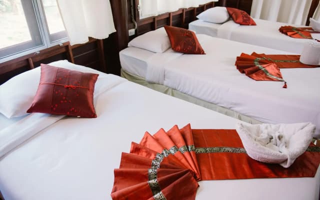 Khaothone River View Resort